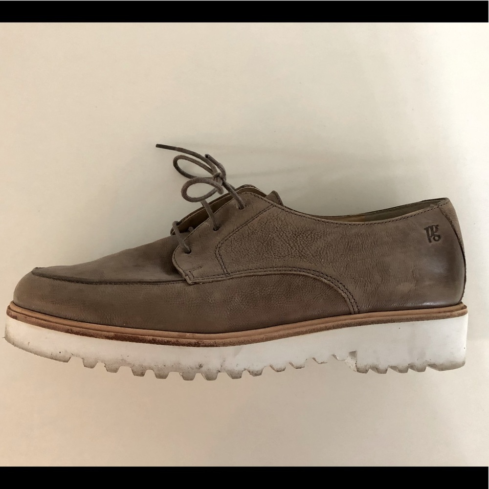 Paul Green taupe oxfords. Size 8